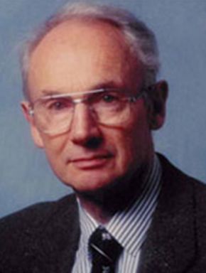 Dr M E Tunstall